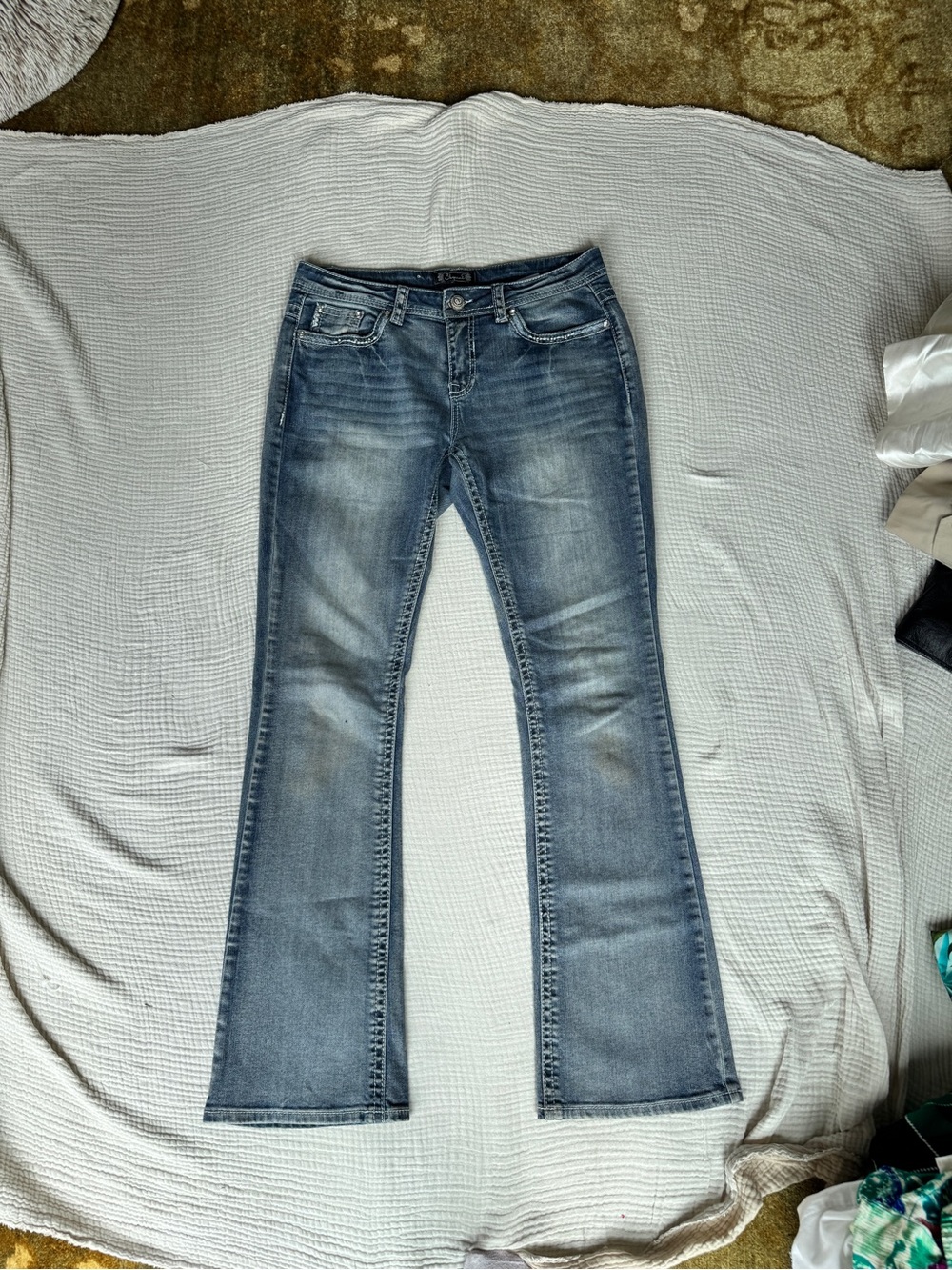 Shyanne Y2K Medium Blue Flare Jeans with Embroidered Pockets